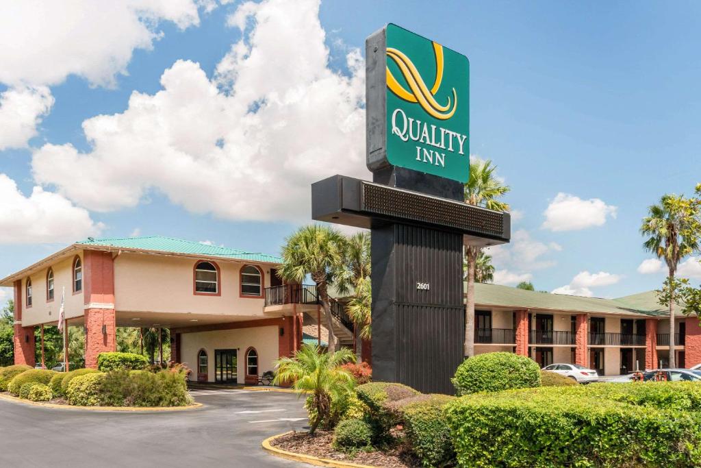 Quality Inn & Suites Orlando Airport Main image 1